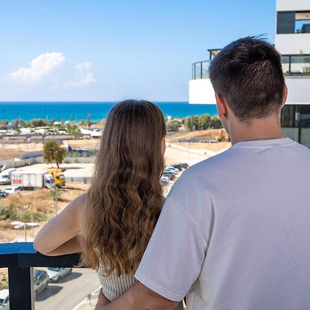 Hi-Yam Seaview Apartments & Suites - יש ממ"ד Bat Yam Exteriör bild