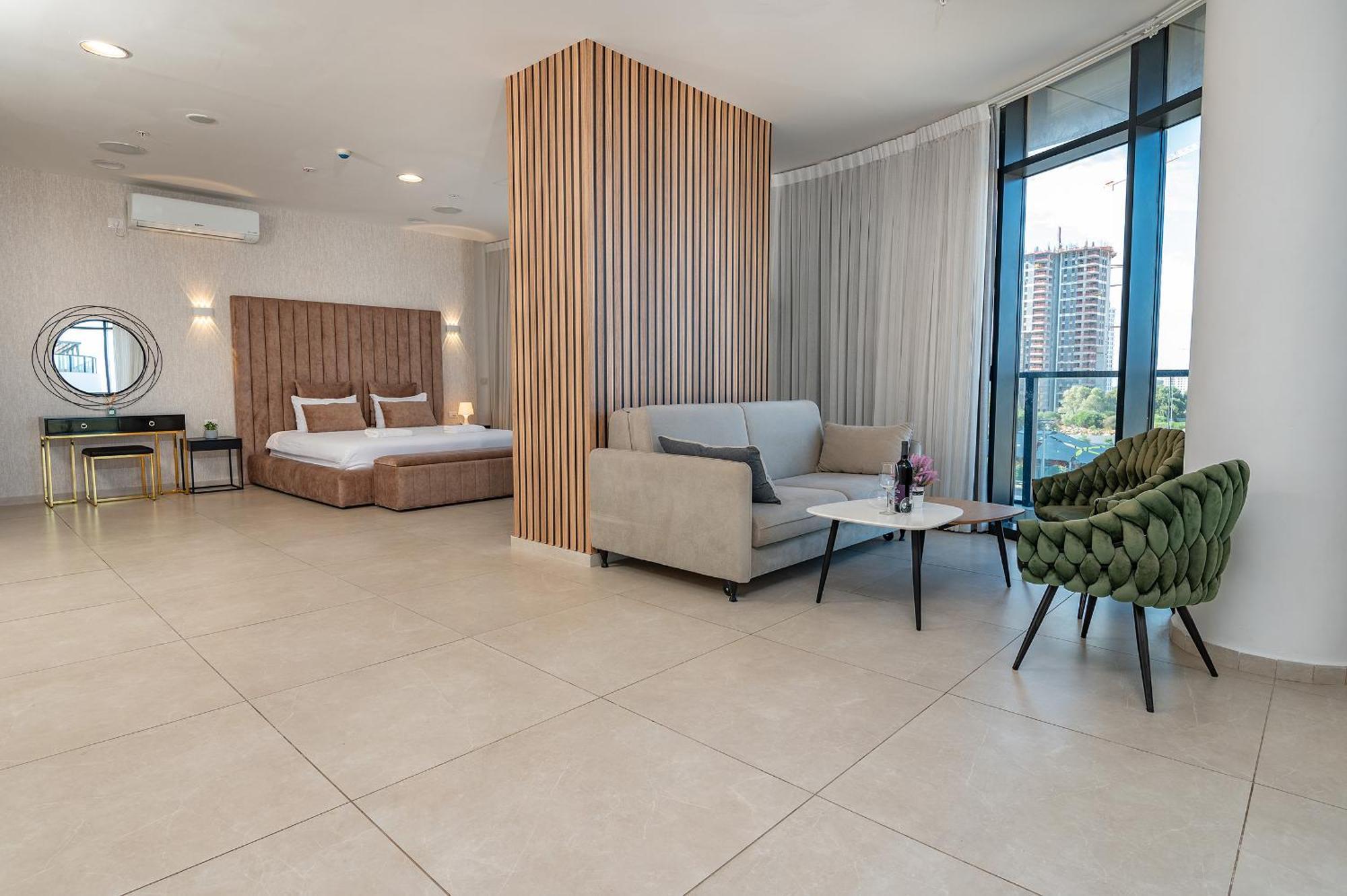Hi-Yam Seaview Apartments & Suites - יש ממ"ד Bat Yam Exteriör bild