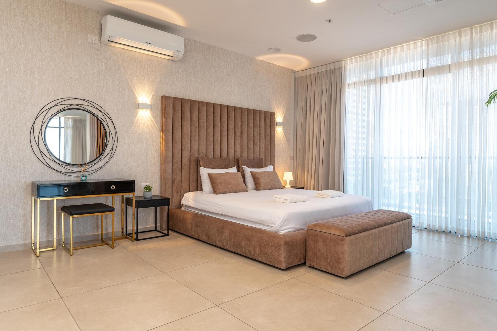 Hi-Yam Seaview Apartments & Suites - יש ממ"ד Bat Yam Exteriör bild