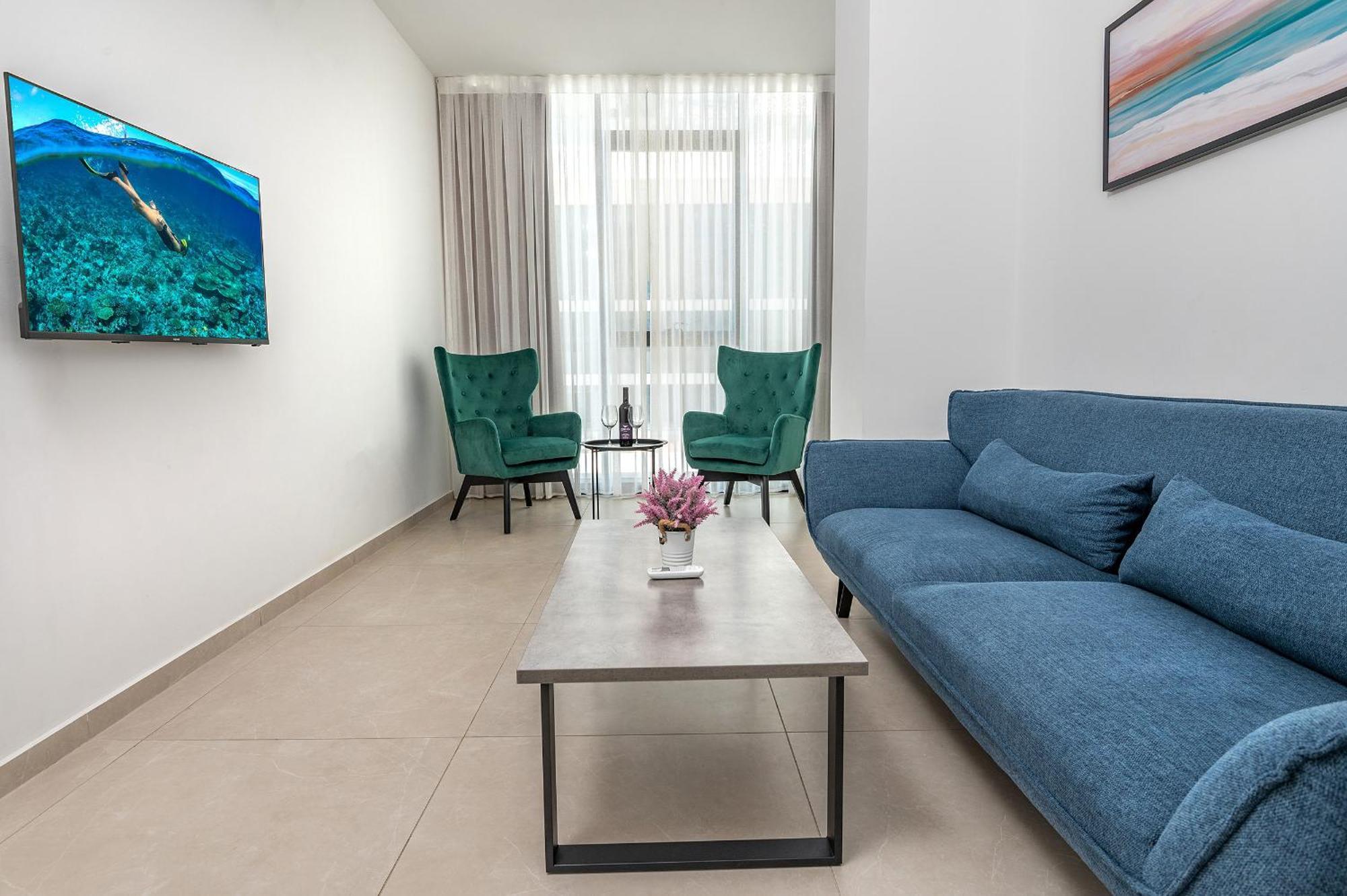 Hi-Yam Seaview Apartments & Suites - יש ממ"ד Bat Yam Exteriör bild