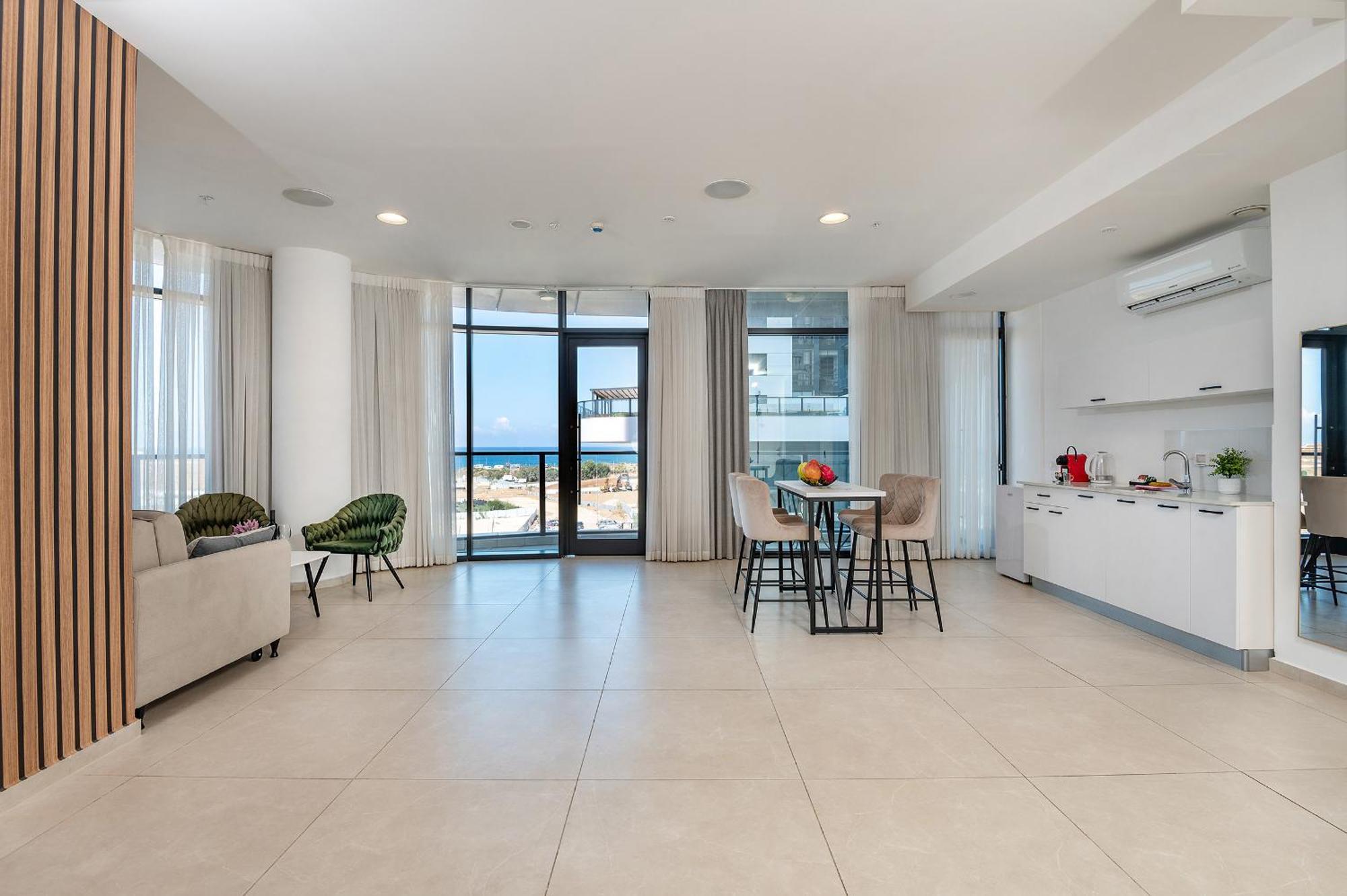 Hi-Yam Seaview Apartments & Suites - יש ממ"ד Bat Yam Rum bild