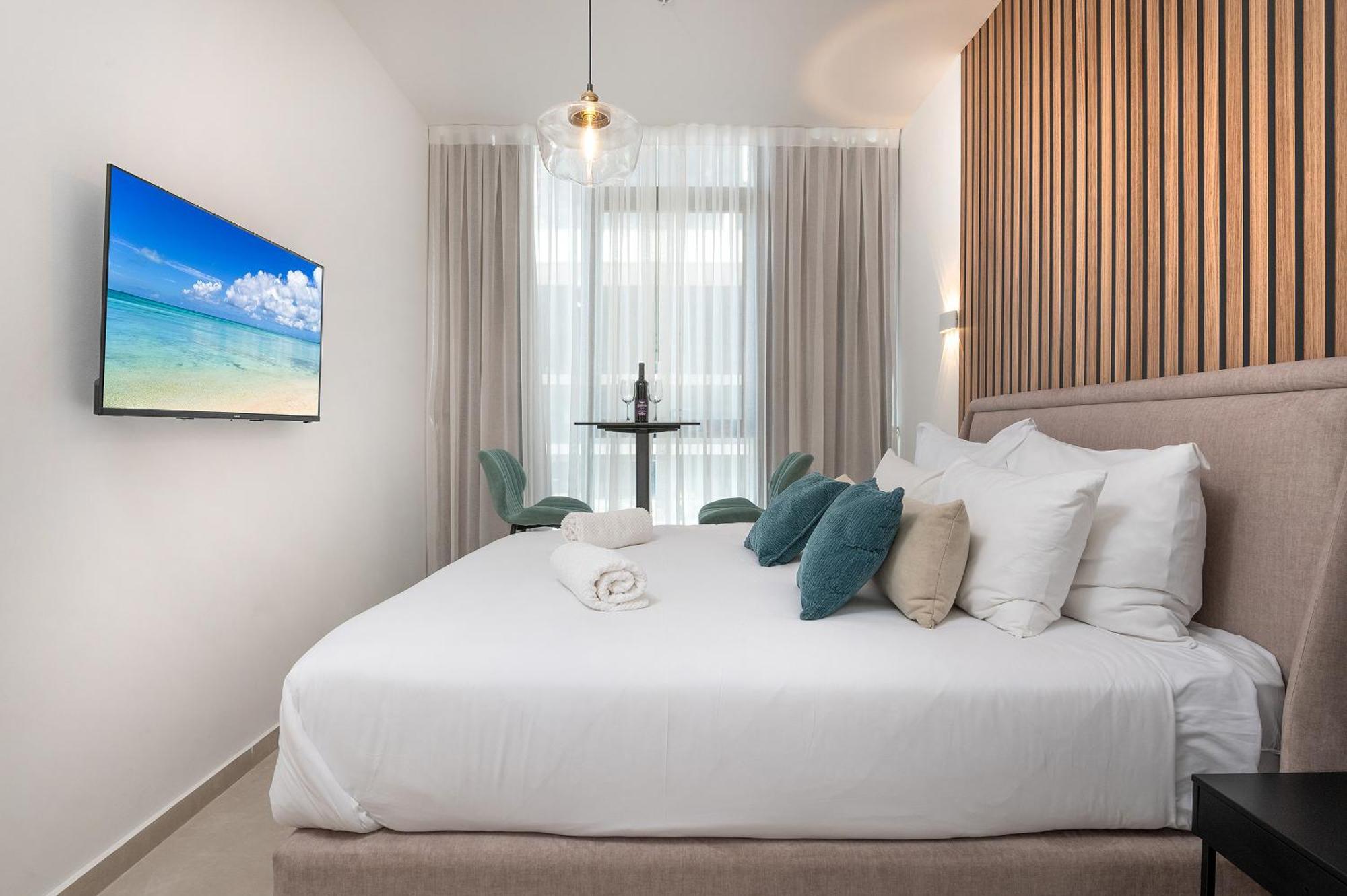 Hi-Yam Seaview Apartments & Suites - יש ממ"ד Bat Yam Rum bild